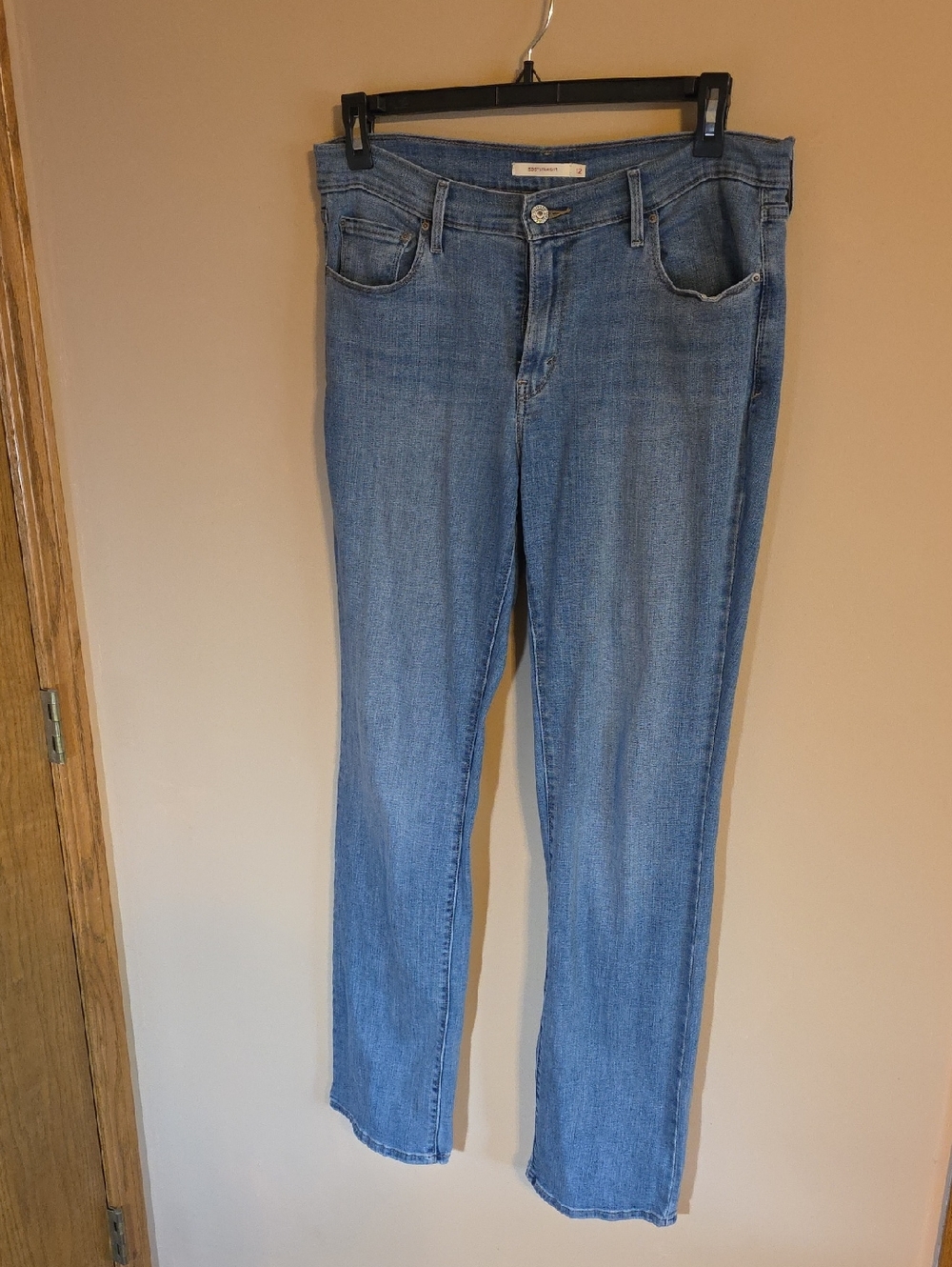 Women's NWT Levi's Light Wash Mid Rise Straight Leg Jeans Size 12